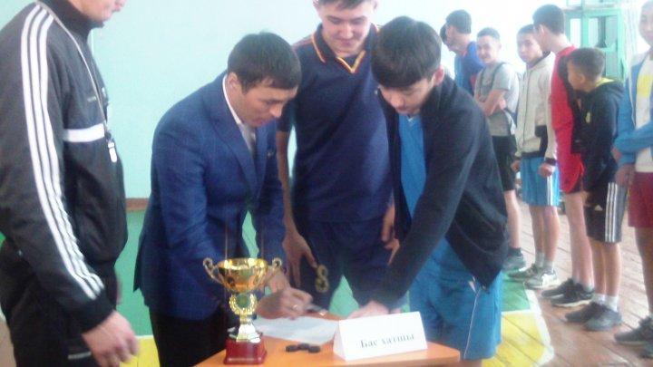 Традиционный турнир по волейболу посвященная памяти Каюма Мухаметханова