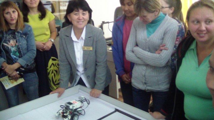 «ХХ ғасырдағы  Қазақстандық ата- ана : Өз балаңа үлгі бол»  атты 1 сынып ата – аналар жиналысы