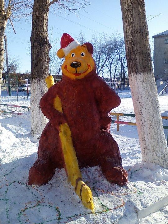  Закружился в хороводе новогодний «Снежный городок»